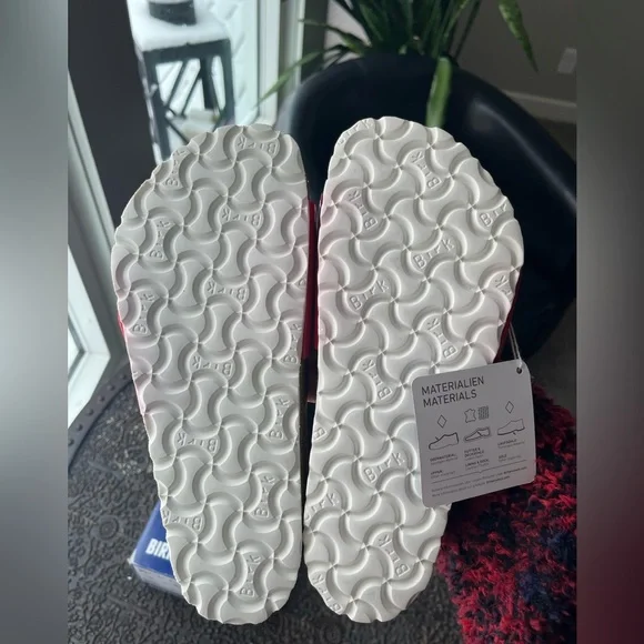 BIRKENSTOCK MADRID SANDALS IN TANGO RED PATENT 35 EU  4-4.5 US - Picture 7 of 8